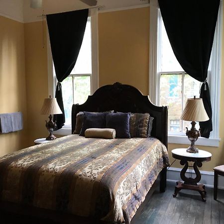 The Mardi Gras House Bed and Breakfast Mobile Eksteriør billede
