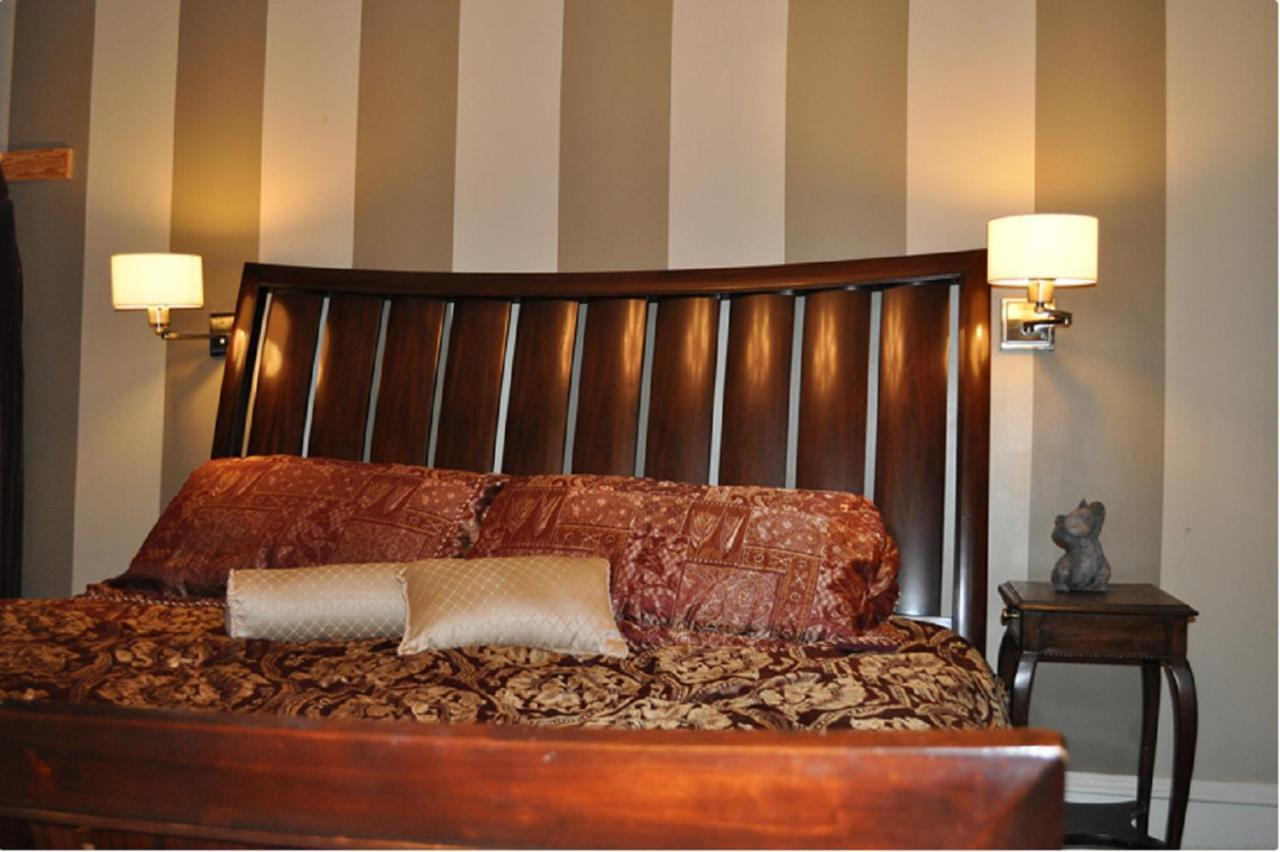 The Mardi Gras House Bed and Breakfast Mobile Eksteriør billede