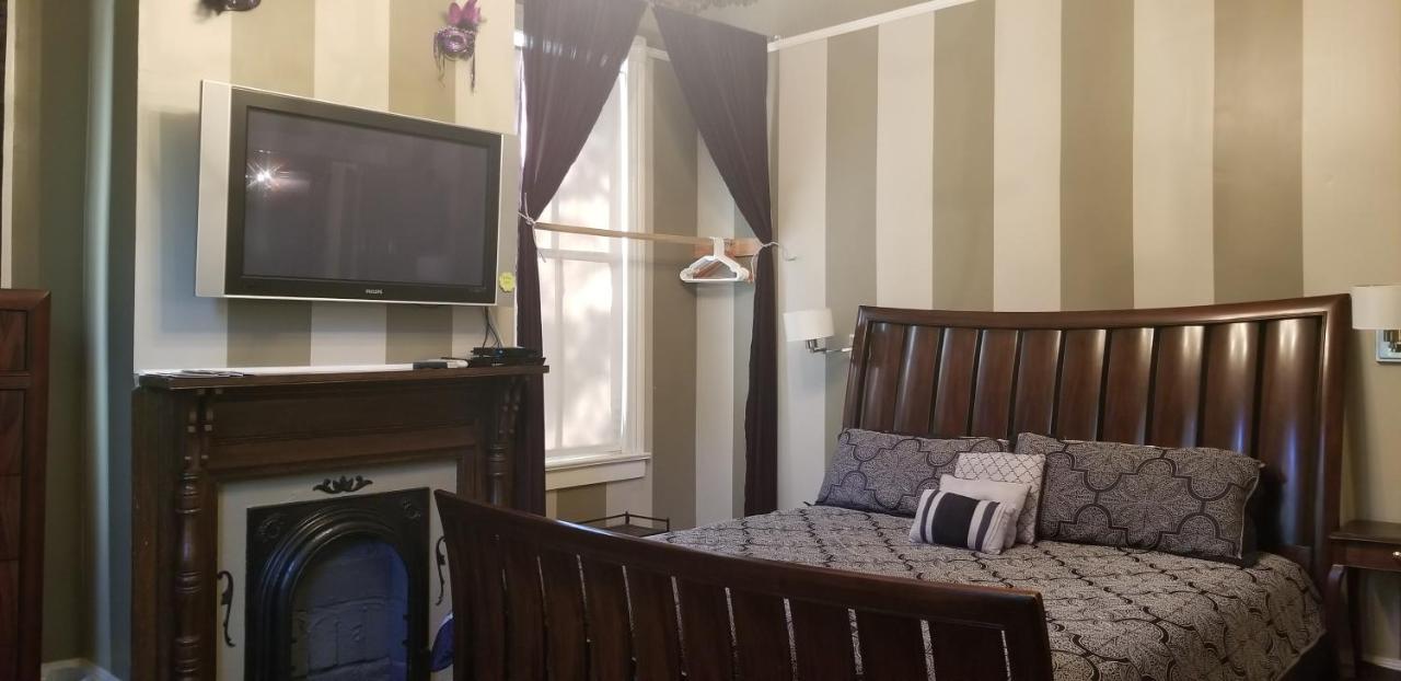 The Mardi Gras House Bed and Breakfast Mobile Eksteriør billede