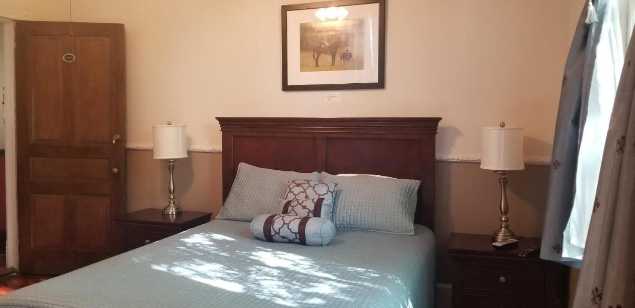 The Mardi Gras House Bed and Breakfast Mobile Eksteriør billede