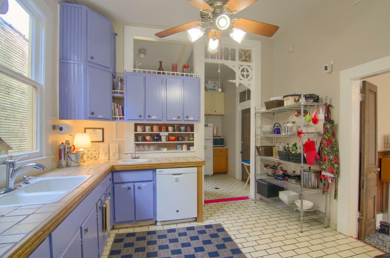 The Mardi Gras House Bed and Breakfast Mobile Eksteriør billede